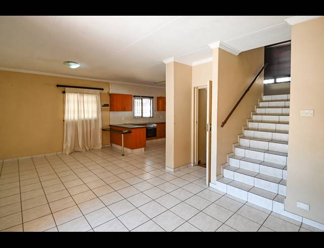3 BEDROOM DUPLEX FOR SALE IN SARNIA